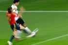 Fotbalové drama vrcholí, Španělé se natahují po titulu