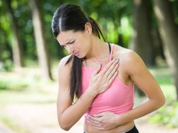 Bolest na hrudi, dušnost, pocit úzkosti i zvracení: Jak poznáte, že máte infarkt
