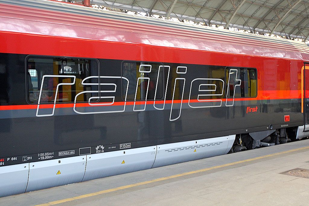 Railjet v Praze
