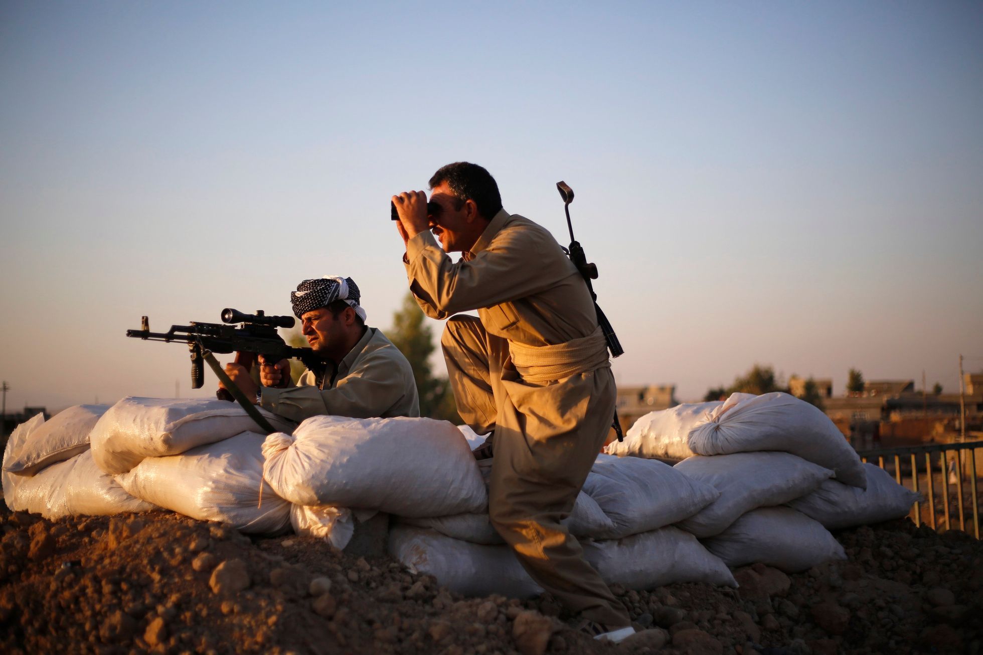 Kurdští bojovníci žádají o pomoc. Sami se Islámskému státu neubrání