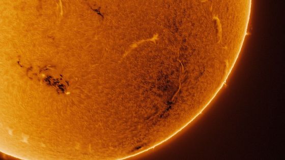 Na Slunci se něco děje. Záhadné skvrny mohou uvrhnout Zemi do technologického chaosu