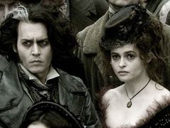 Johnny Depp a Helena Bonham Carterová ve filmu Sweeney Todd