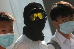 Je jim i dvanáct let a protestují za Hongkong. Radši u sebe nosím závěť, říká chlapec