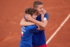 Mladí Češi nadchli, po letech ovládli Davis Cup. Píše se o "magickém" Mrvovi