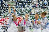 V historických tabulkách jsou české tenistky s devíti triumfy (počítají se i výhry bývalého Československa) ve Fed Cupu druhé za USA.