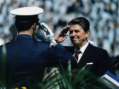 Obětí Alzheimerovy nemoci se stal i bývalý americký prezident Ronald Reagan.