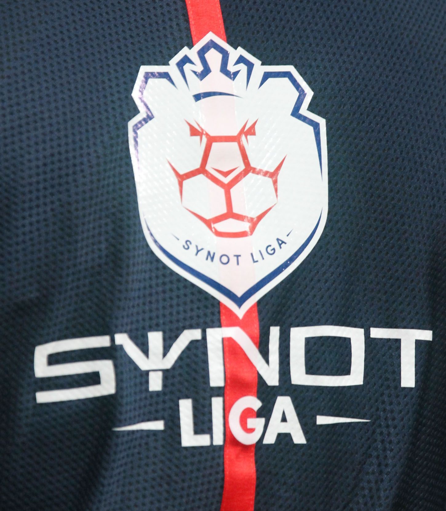 Dukla vs. Sparta, utkání Synot ligy (Synot liga znak logo)