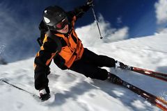 Česká lyžařka nabourala v Rakousku do sněhové rolby