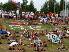 Čeští fanoušci umějí na Masarykově okruhu své jezdce podpořit. Dokázali to například při letošním závodě MS superbiků, kde drželi palce Jakubu Smržovi.