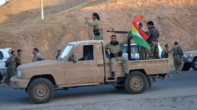 Kurdské jednotky.