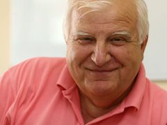 Otakar Černý - stojí před ním úkol zvládnout za rok non-stop vysílání z Pekingu