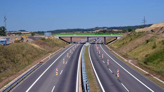 Stavba nové dálnice (ilustrační snímek)