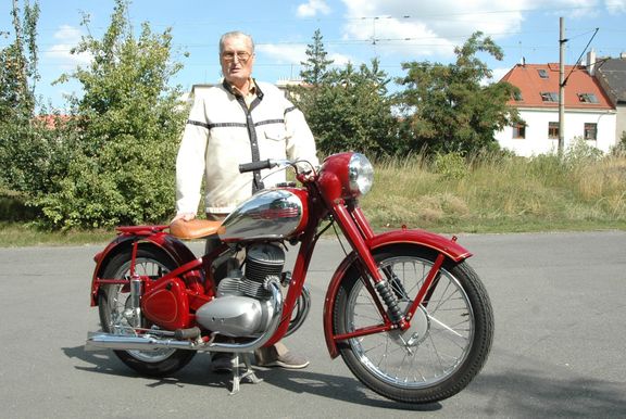 Jiří Mráz, konstruktér podvozků motocyklů Jawa 250 pérák i Jawa 500 OHC.