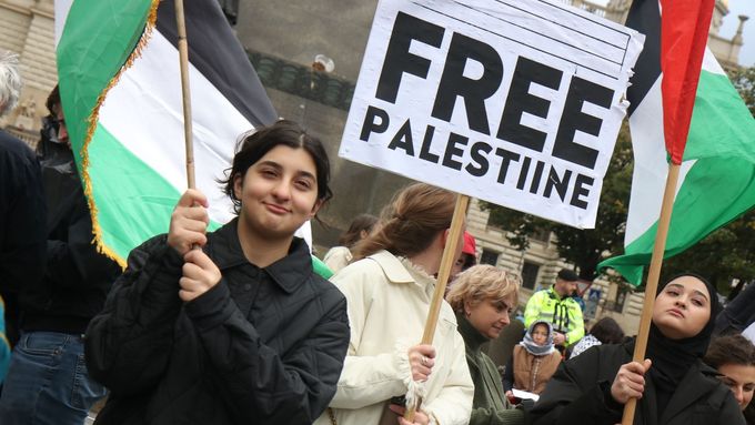 Demonstrace za Palestinu na Václavském náměstí v Praze