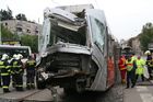 U Hradčanské se v Praze srazily tramvaje, dva zranění