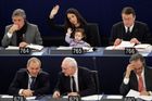 Ženy dobývají europarlament: Jejich počet roste, teď tvoří třetinu europoslanců