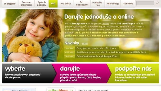 Titulní strana portálu Darujspravne.cz