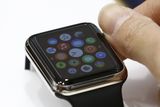 S chytrými hodinkami Apple vstoupil do úplně nové kategorie produktů. Watch jsou také prvním produktem, který firma vyvinula pod vedením Tima Cooka zcela bez vlivu zesnulého zakladatele společnosti Steva Jobse.