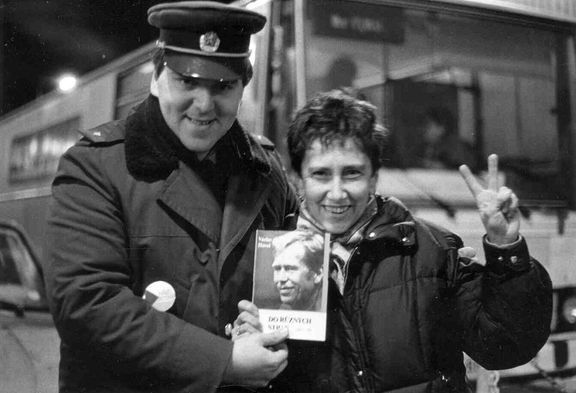 Jiřina Šiklová během sametové revoluce v prosinci 1989.