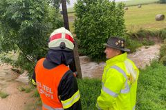 Déšť rozvodní menší toky na jihu Čech. V pondělí hrozí povodně na Moravě a ve Slezsku