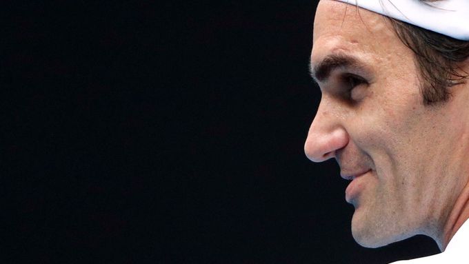 Obhájce titulu Roger Federer ani ve druhém kole neztratil set, i když proti britskému kvalifikantovi Danielu Evansovi musel o úvodní dvě sady bojovat v tie-breaku.