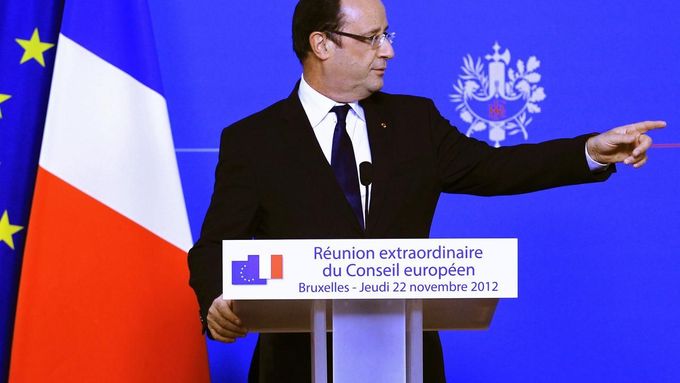 Hollande sliboval vysokou daň pro bohaté už před volbami