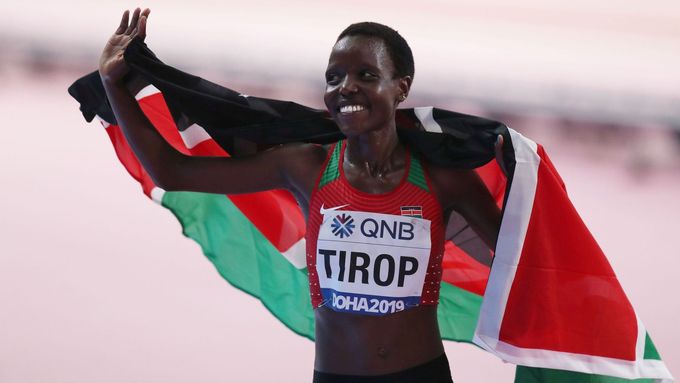 Agnes Tiropová po závodu na 10 000 metrů na MS v Dauhá, kde získala bronz
