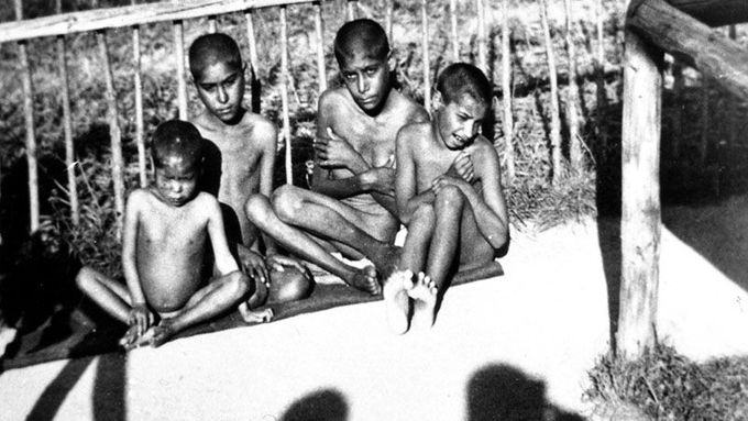 V táboře zemřelo podle záznamů dozorců minimálně 326 vězňů, z toho více než 200 dětí.