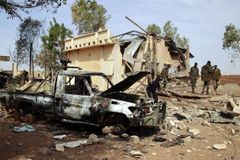 Při bombovém útoku na severu Mali zahynuli čtyři lidé. Čeští vojáci jsou v pořádku