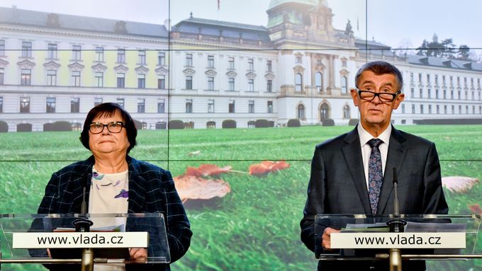 Ministryně spravedlnosti Marie Benešová a premiér Andrej Babiš