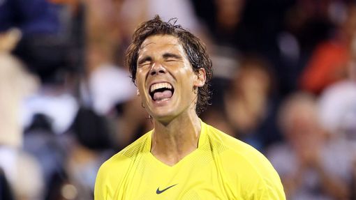 Rafael Nadal slaví v Montrealu triumf nad Novakem Djokovičem