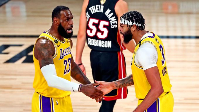 Anthony Davis a LeBron James ve finále NBA 2020