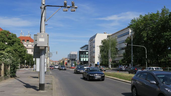 Příklady kamer, které pokuty v Praze nerozdávají