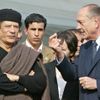 Muammar Kaddáfí a Jacques Chirac 2004