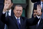 Erdogan žádá doživotí pro novináře, pošpinil podle něj vládu