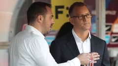 Létající plyšáci, dvě červené i beznaděj šéfa Křetínského. Takové bylo pražské derby