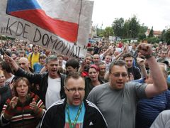 Protiromské nepokoje Česku u Kanady přitížily.
