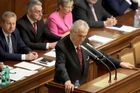 Vláda schválila rozpočet. Česko si půjčí 40 miliard, peníze rozdá na platy a důchody