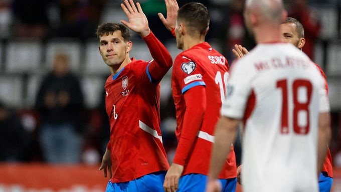 Čeští fotbalisté v utkání s Gibraltarem