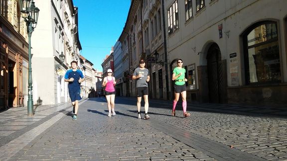 V Praze běhají za památkami zatím jen jednotlivci.