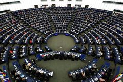 Češi patří v europarlamentu k nejaktivnějším. Nejvíc mluví Telička, Zdechovský často píše
