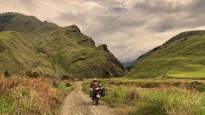 Spotlight moment: Když někoho srazíte, musíte ujet, líčí Pavel Liška s Janem Révaiem těžké zážitky z cest