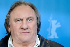 Herec Gérard Depardieu je kvůli obvinění ze sexuálního napadení ve vazbě