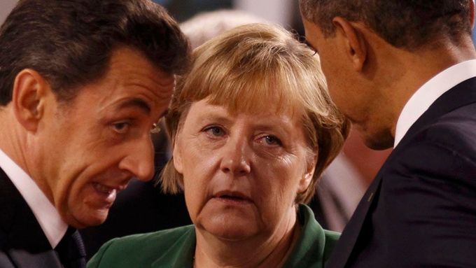 Nejmocnější světa na summitu G20. Angela Merkelová, německá kancléřka. Zleva francouzský prezident Nicolas Sarkozy, zprava americký prezident Barack Obama.