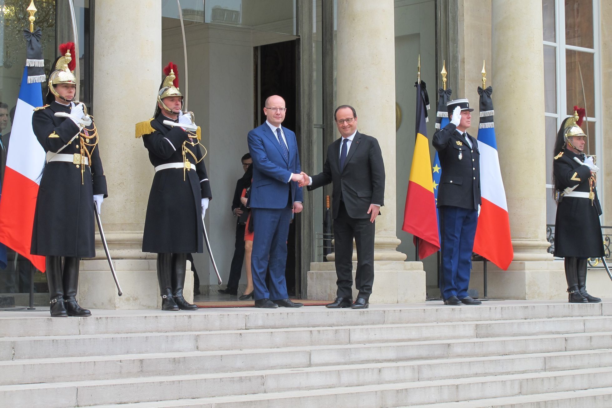 Premiér Bohuslav Sobotka jedná v Paříži o bezpečnosti s prezidentem Francoisem Hollandem