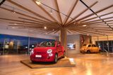Součástí expozice Pinacoteca Agnelli je nově také výstava Casa 500, která se věnuje historii Fiatu 500.