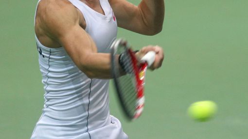 Samantha Stosurová ve čtvrtfinále Fed Cupu 2013 Česko - Austrálie proti Lucii Šafářové