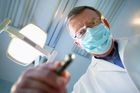 Podmínky pro aprobaci zubařů z ciziny se zpřísní, přestane pro ně platit neomezený počet pokusů