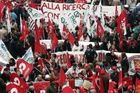 Úspory dohnaly ke stávce Itálii, bouří se i Rumunsko