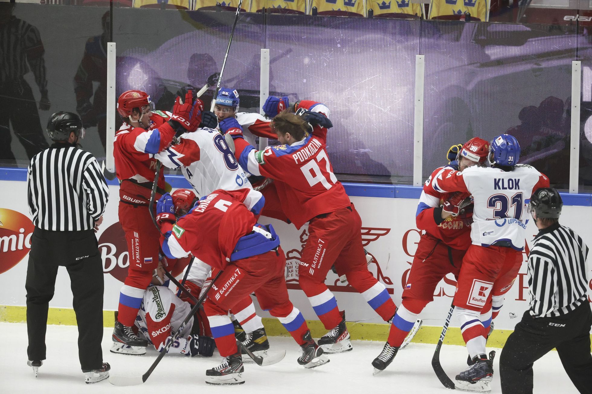 Švédské hry 2021, Česko - Rusko: Hromadná strkanice